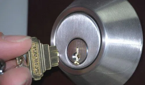 Royal Locksmith Store Denver, CO 303-729-2868 - key-broke-in-lock